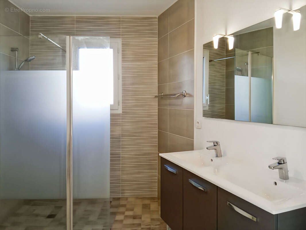 Maison à SAINT-ANDRE-DE-CUBZAC