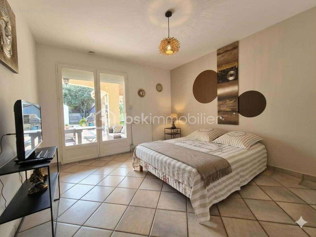 Villa de plain-pied & 3 studios indépendants – Un domaine qui s'autofinance - photo 11