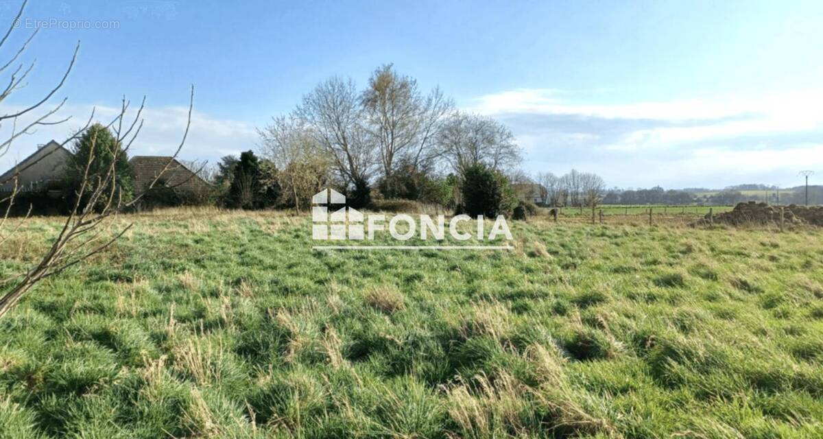 Terrain à FRESNE-LE-PLAN