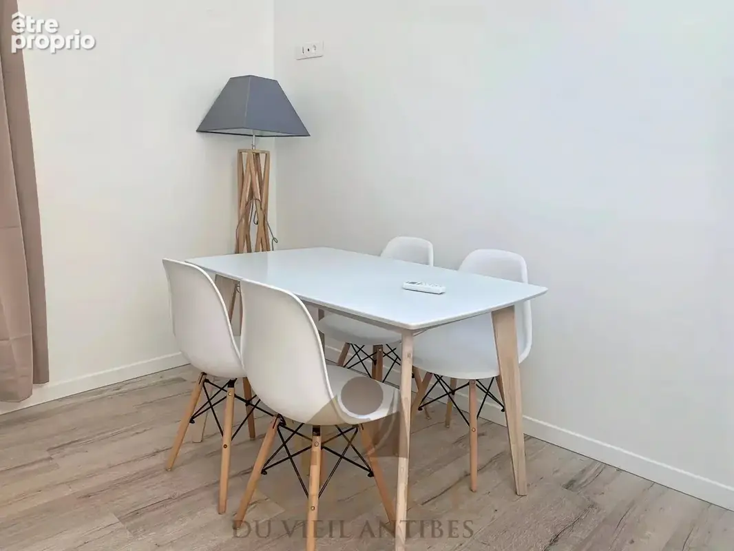 Vieil Antibes – Remparts  Charmant 2 pièces de 28 m² - photo 3