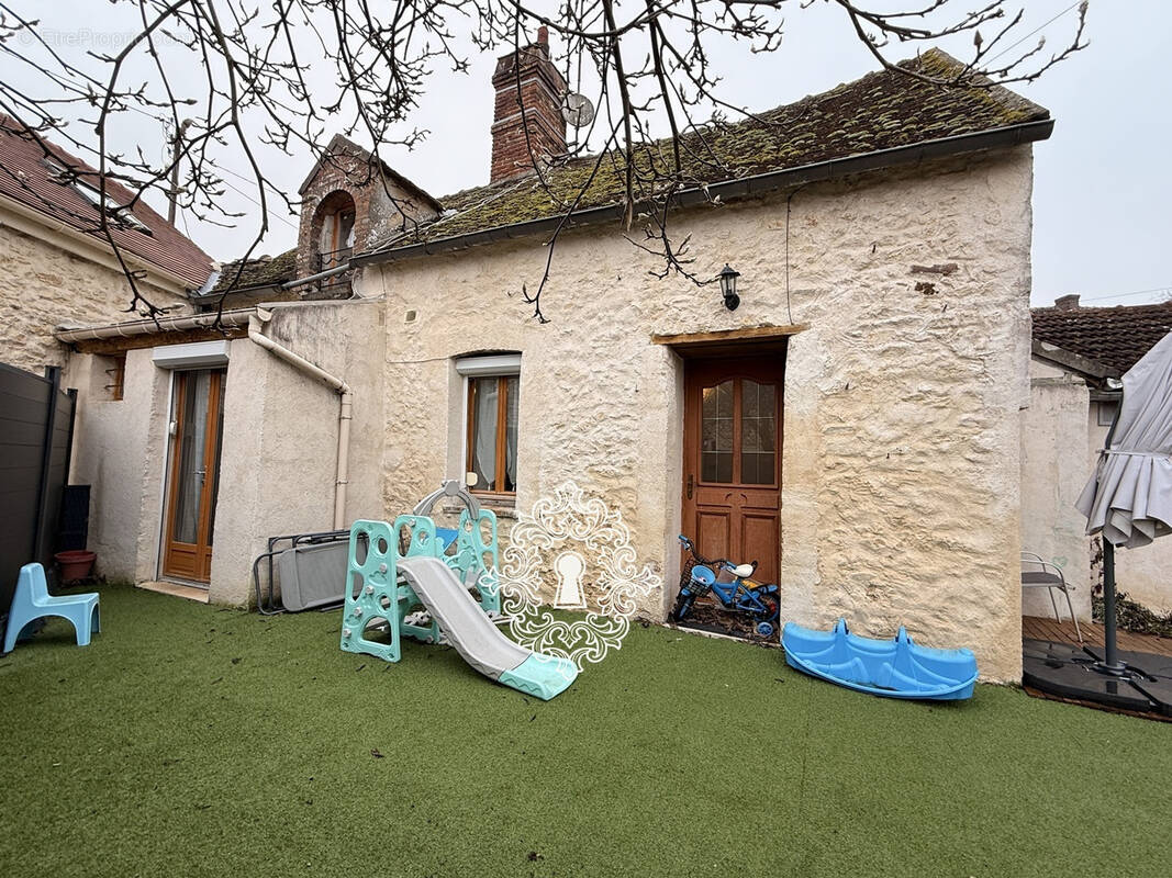 Maison à DONNEMARIE-DONTILLY