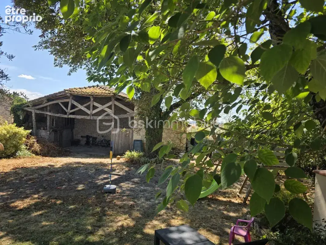 Maison de village en pierre - 4 chambres- 145 m²- jardin- grange - photo 6