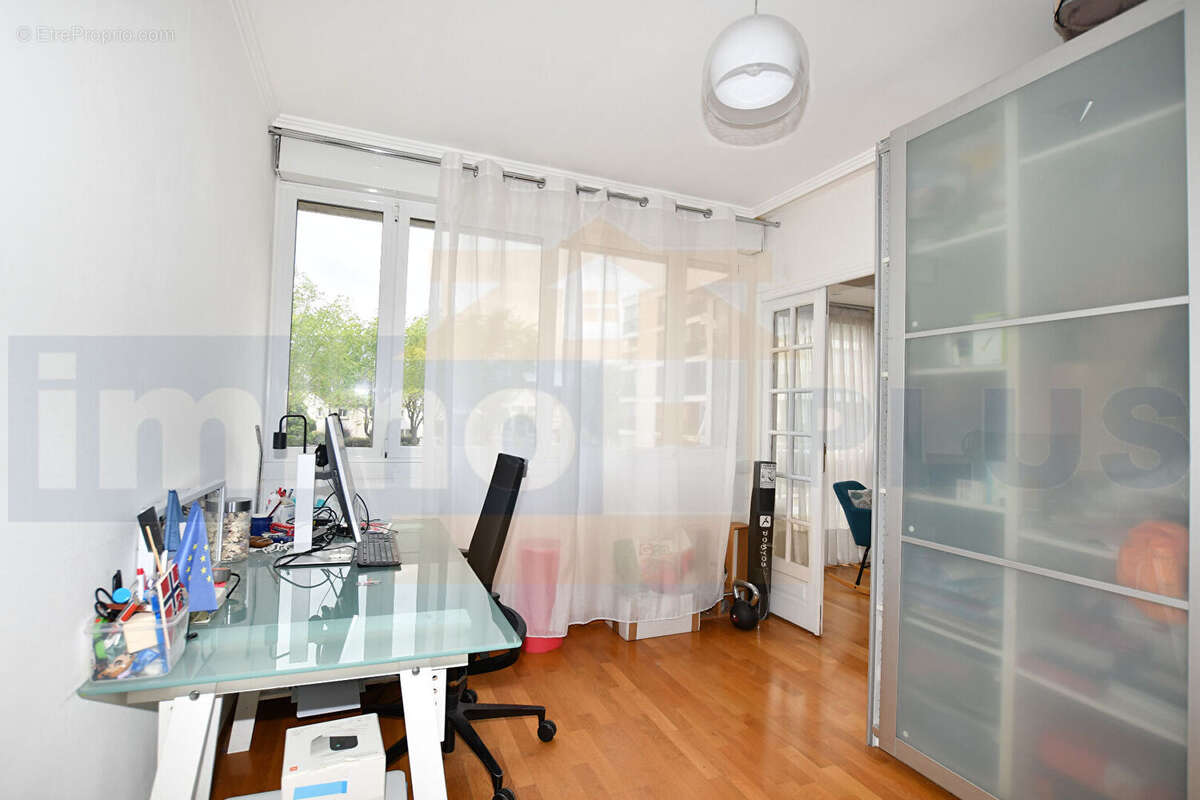 Appartement à FONTENAY-LE-FLEURY