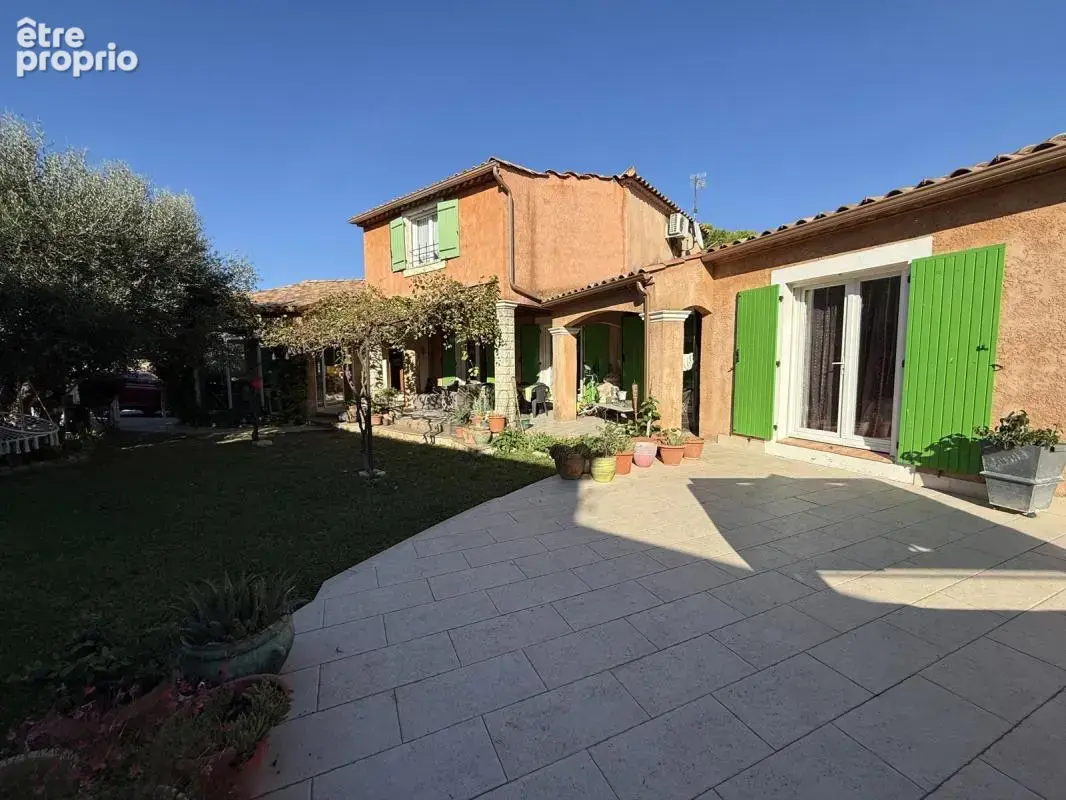 Villa familiale de 170 m2 sur 1000 m2 de terrain avec 5 chambres piscine et garage - photo 1
