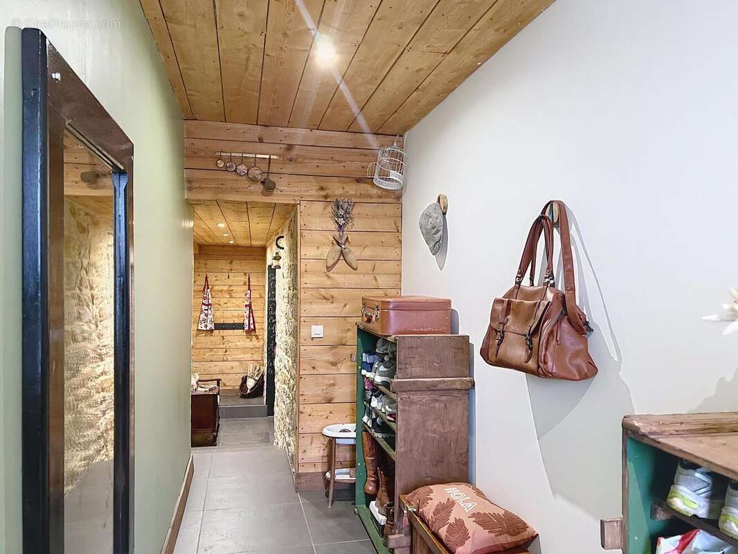 Maison 190 m² à Valay  - photo 3
