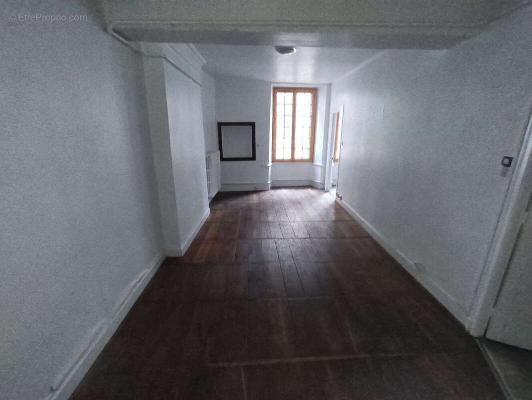 Appartement 330 m² à Tulle  - photo 1291