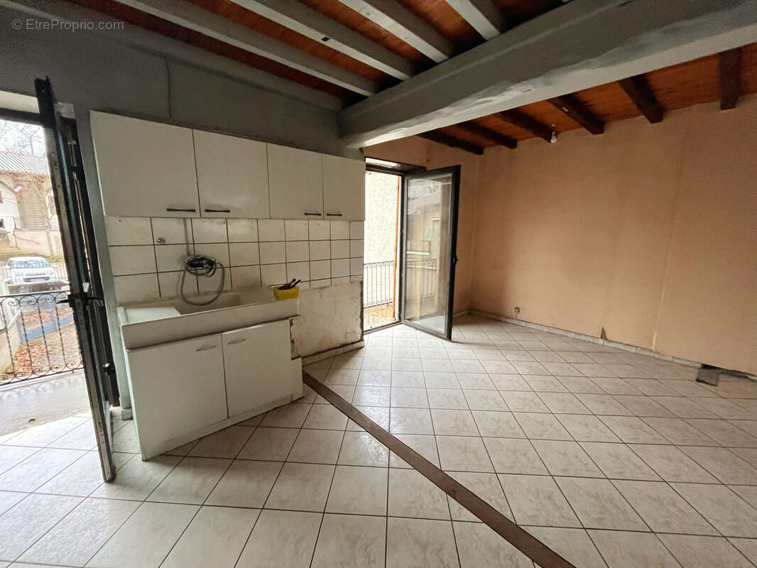 Appartement à GENAY