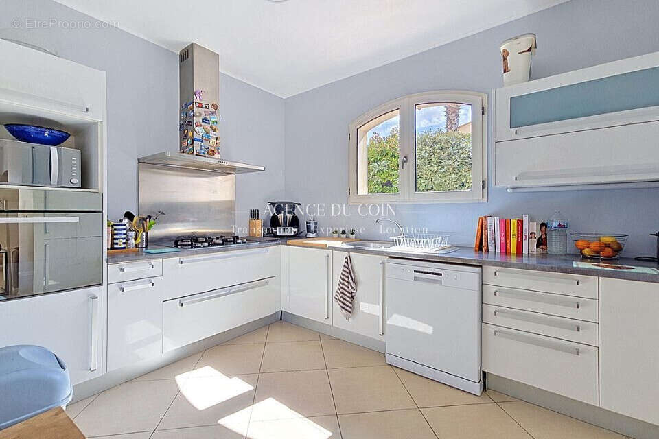 Maison à LE MUY