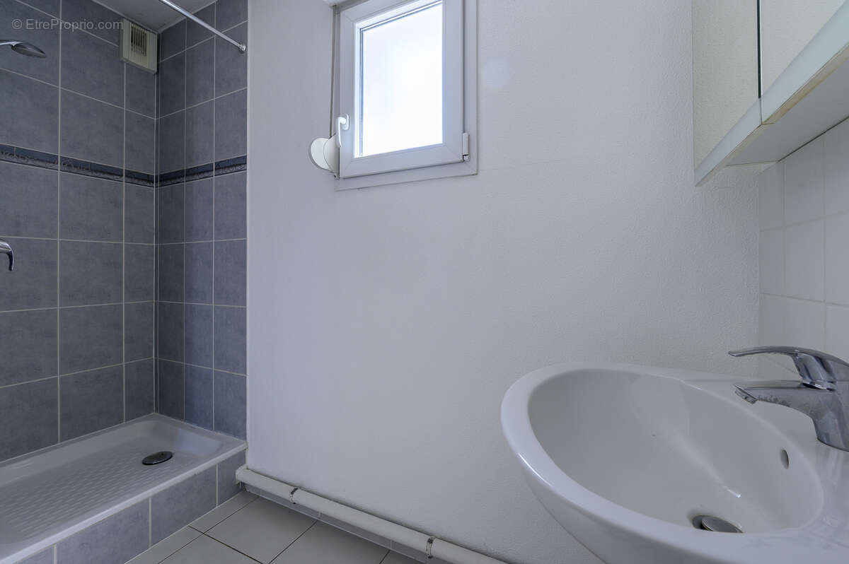 STRASBOURG NEUHOF STÉÂHNIE - Duplex 5 pièces de 98m2 avec terrasse, parking et garage - photo 13