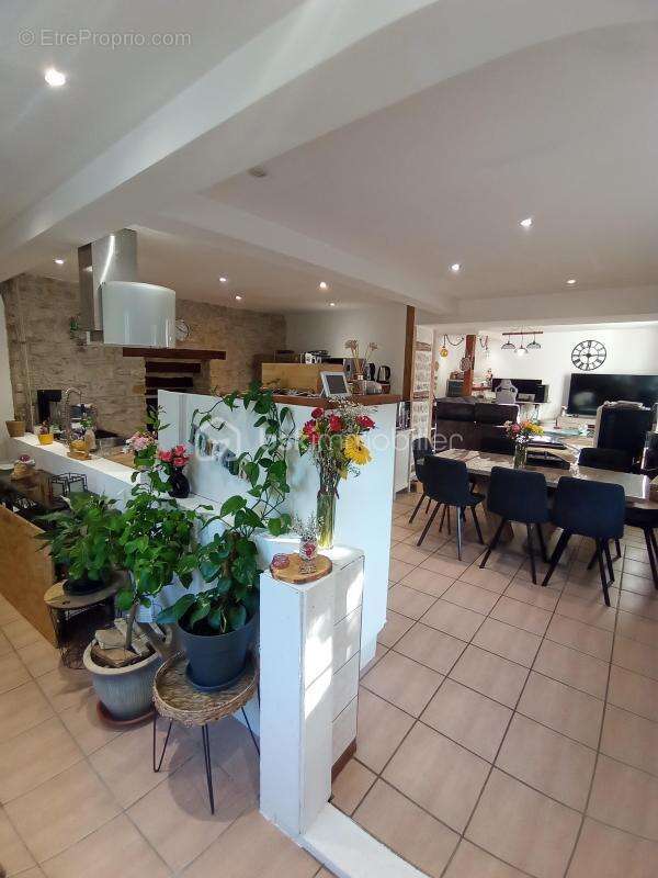 Maison à ETREPIGNEY