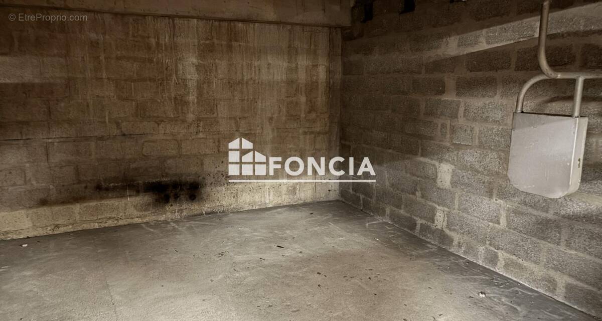 Parking à BOURGOIN-JALLIEU