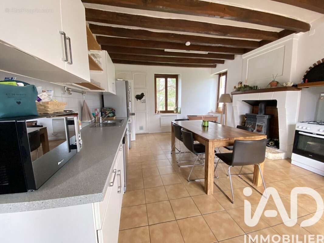 Maison 124 m² à Loche-Sur-Indrois  - photo 2