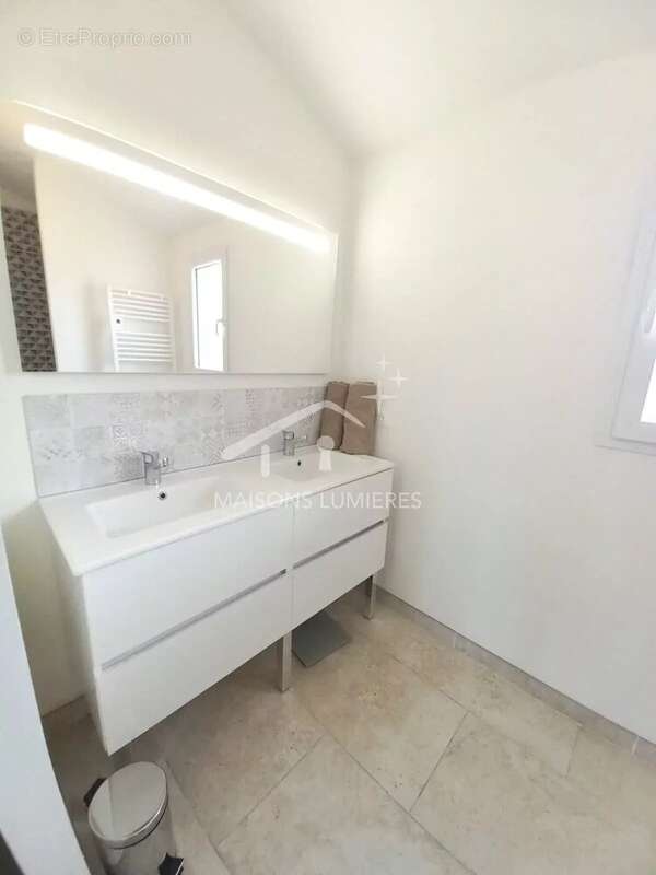 Maison moderne de plain-pied avec jardin, piscine et garage - Gargas - 479 000€ - photo 12