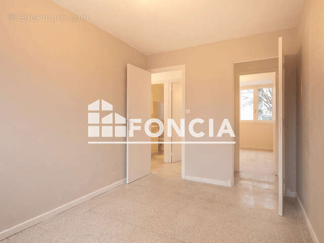 Appartement à LE PONT-DE-CLAIX