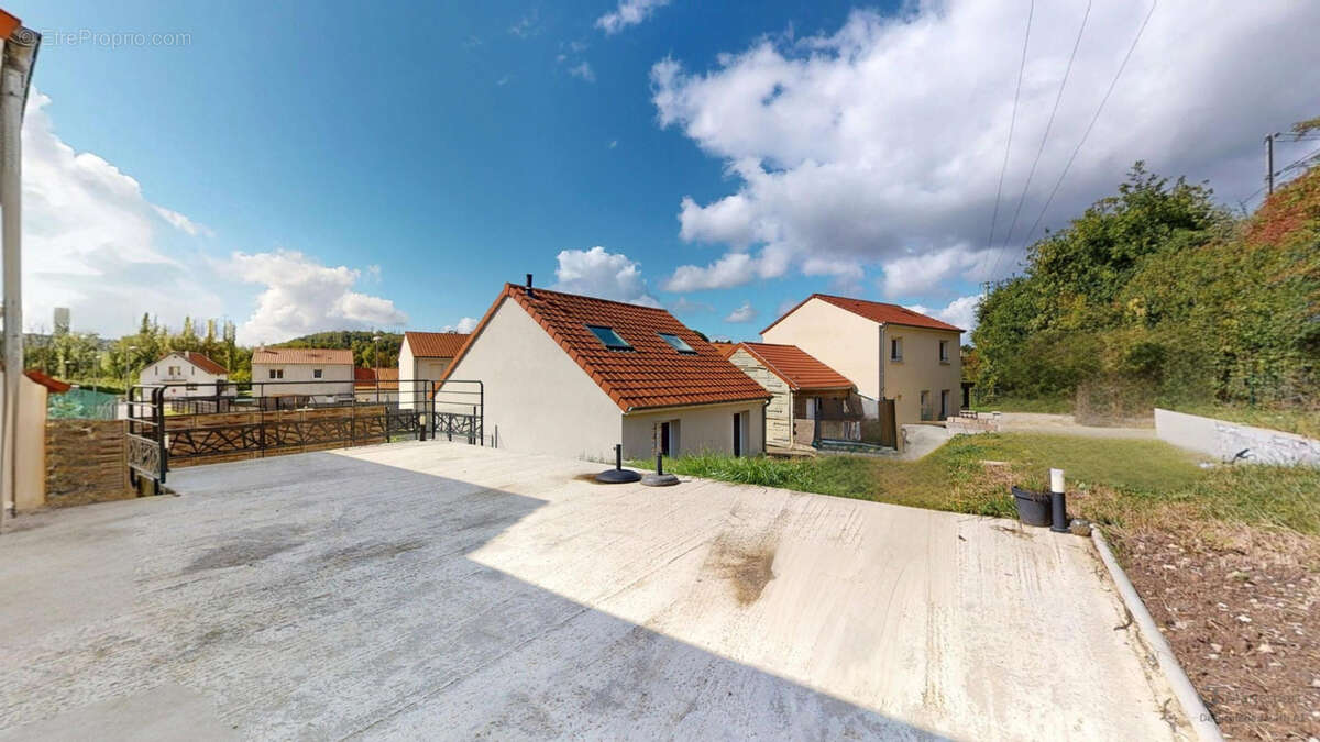 Maison à HOMBOURG-BUDANGE