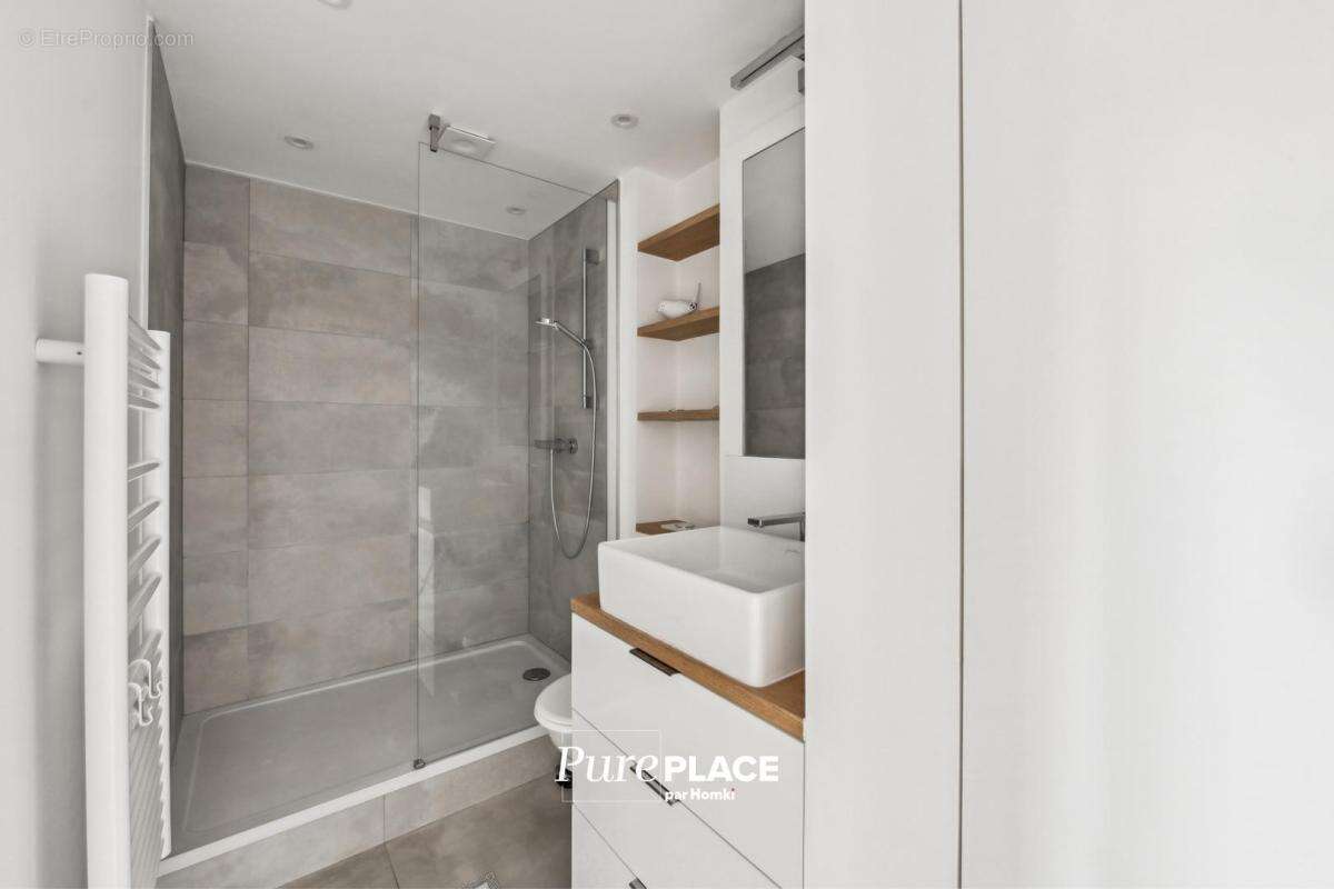 Appartement à PARIS-8E