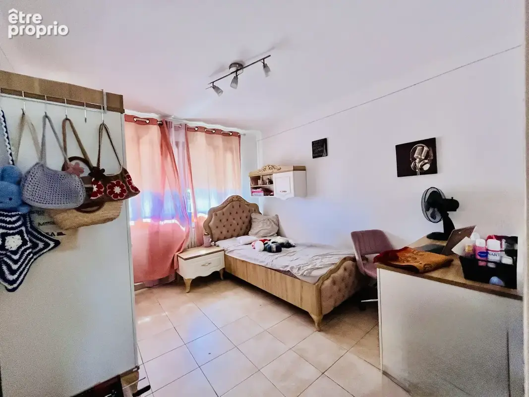 Appartement T4 vendu loué avec balcon et cave à Marseille 3ème - photo 10