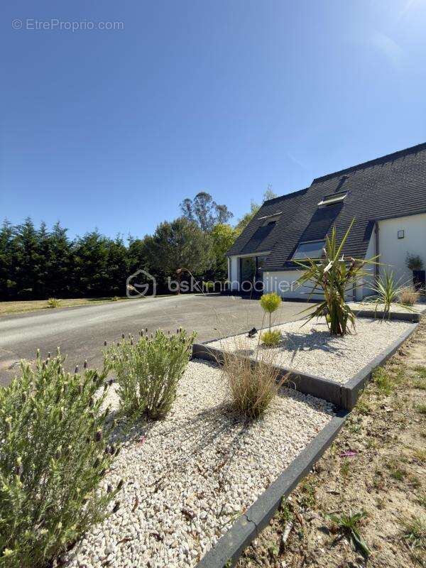 Maison à LA CHAPELLE-DES-MARAIS