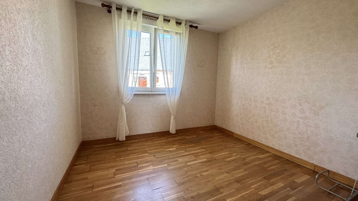 Maison à LE RELECQ-KERHUON