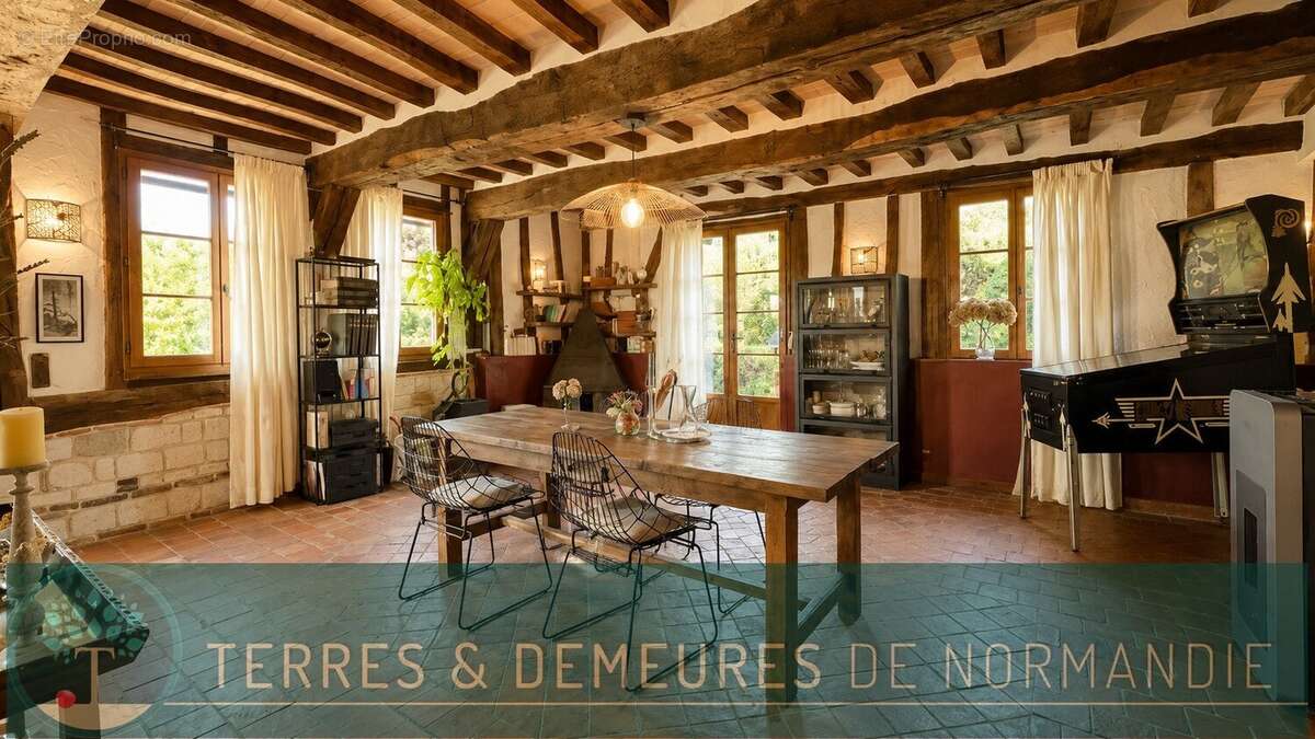 Maison à BURES-EN-BRAY