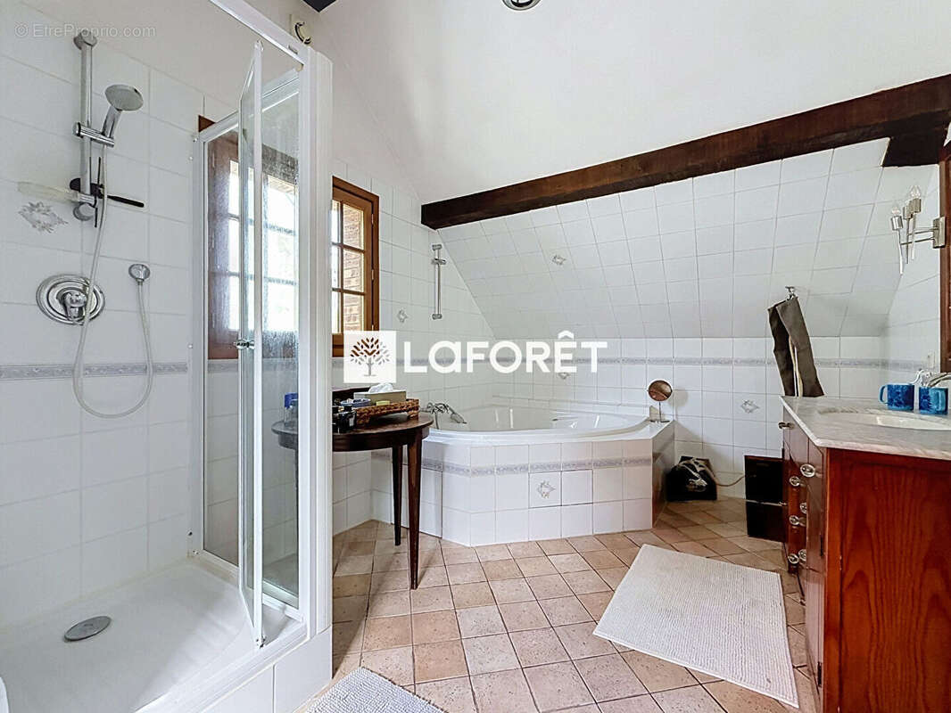 LAFORÊT LUZARCHES propose - Maison Dieudonne 6 pièce(s) 194.77 m2 - photo 14