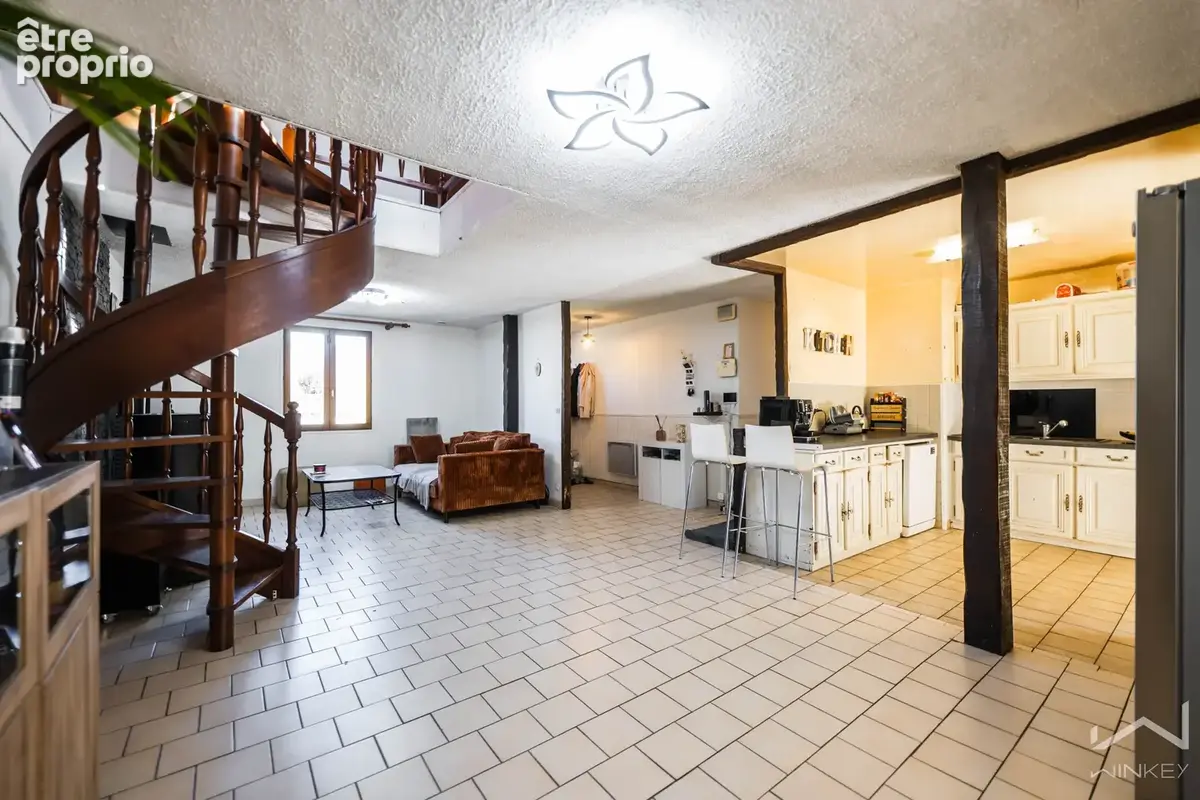 Une maison familiale avec un fort potentiel ! - photo 2