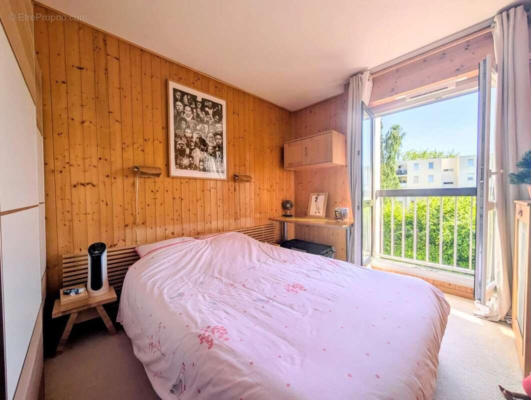 Appartement à LES CLAYES-SOUS-BOIS