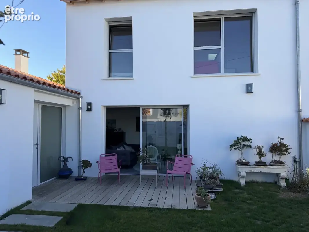 Maison 4 pièces 95 m² à vendre à La Rochelle (17000) - photo 1
