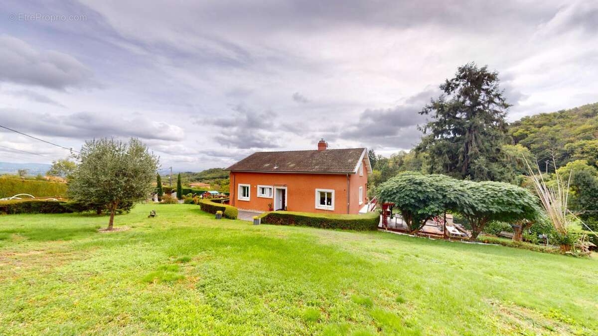 À VENDRE – Maison familiale avec vue panoramique à Pollionnay (Hameau de Larny) - photo 12