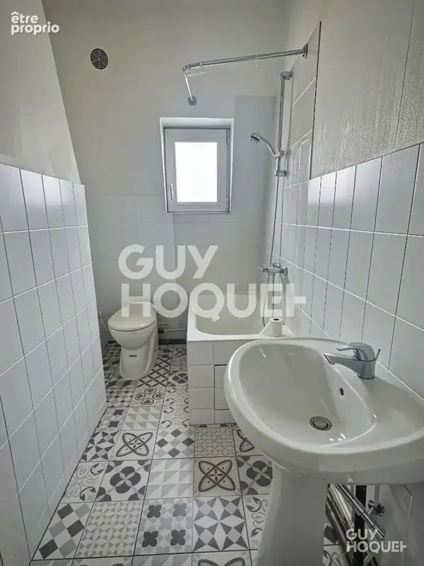 Exclusivité à Paris 12ème : Charmant appartement 2 pièces au dernier étage avec vue dégagée - photo 6
