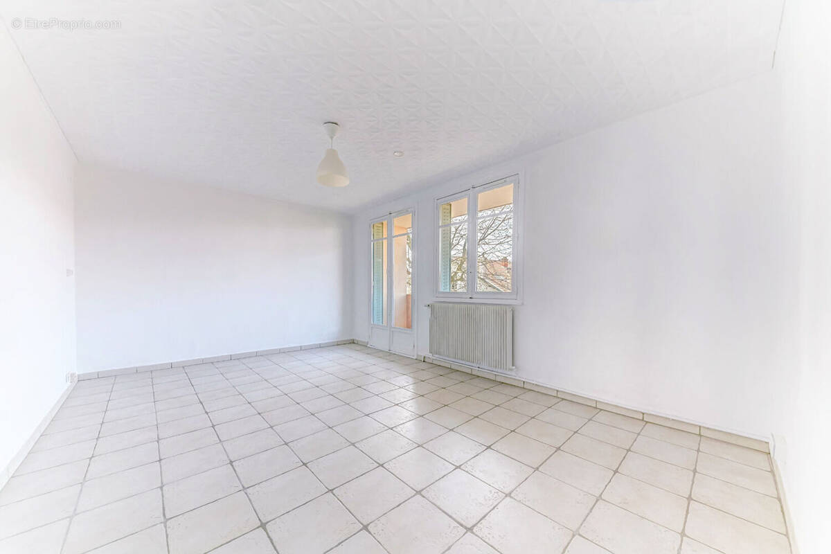 Appartement à LYON-8E