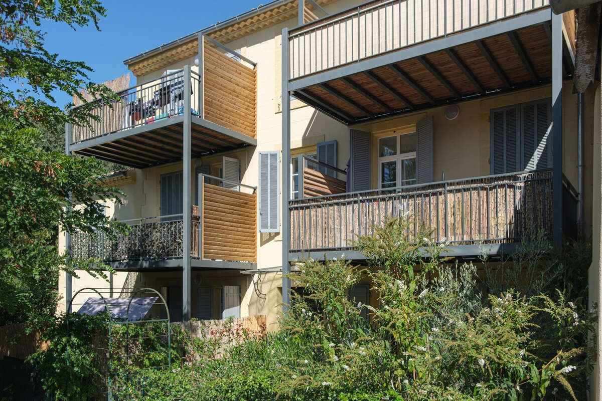 Appartement à LA ROQUE-D&#039;ANTHERON