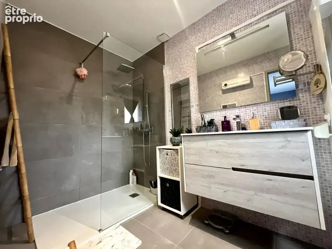 Magnifique maison de 118 m² en R+1 sur un terrain de 435 m²  en 3 faces piscinable et sans vis-à-vis - photo 14
