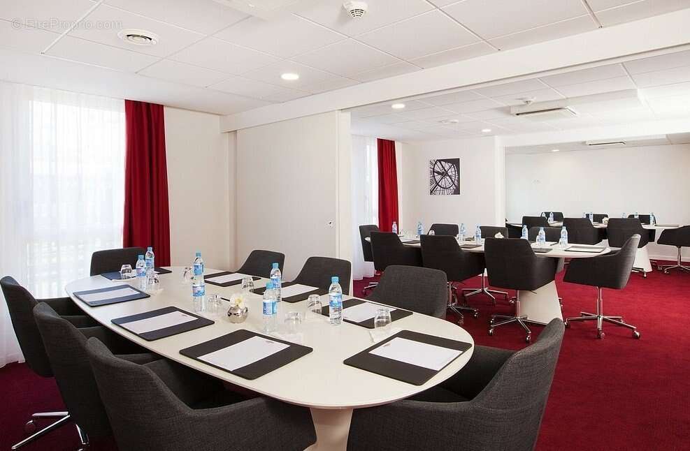 INVESTISSEMENT LOCATIF  Paris 19ème arrondissement  Résidence d'Affaires Residhome Appart Hôtel Paris Rosa Parks - 6,05 % de r - photo 7