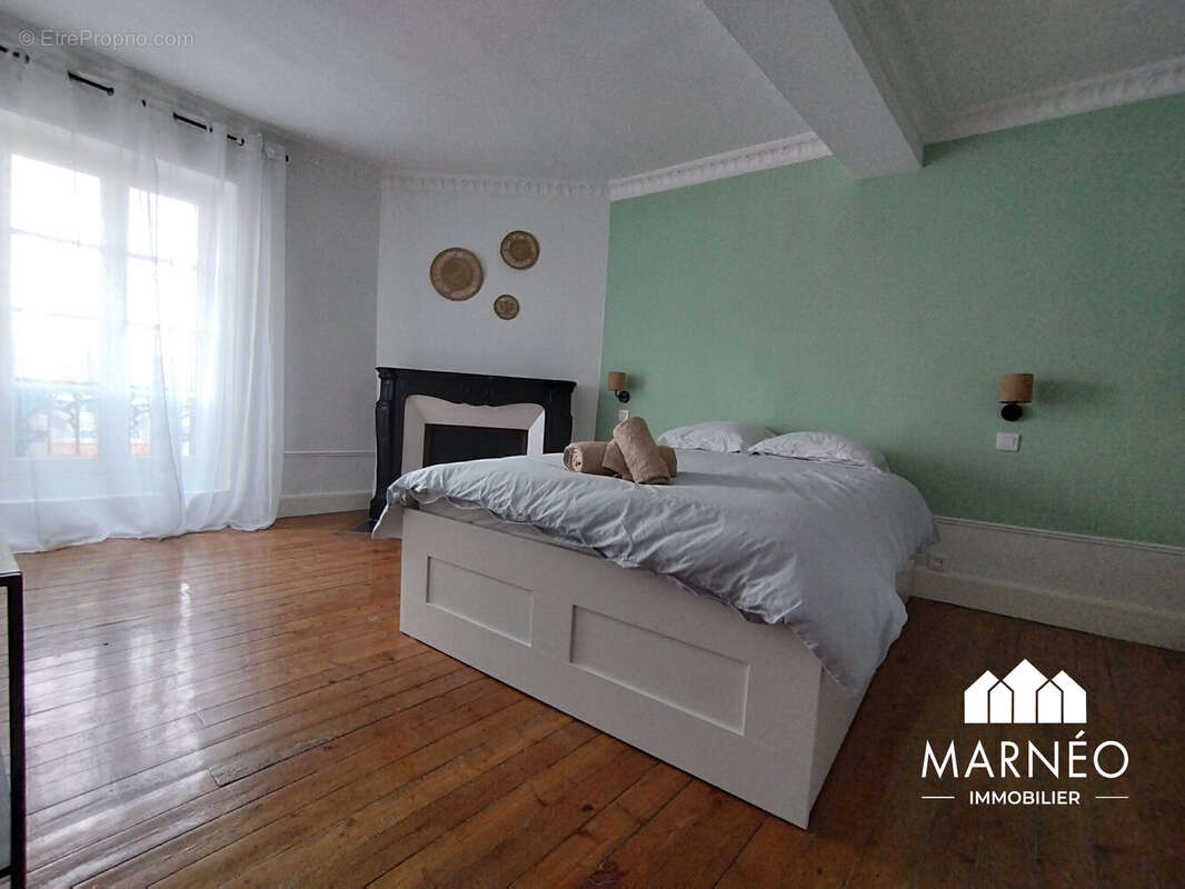 Chambre 1  - Appartement à CHALONS-EN-CHAMPAGNE