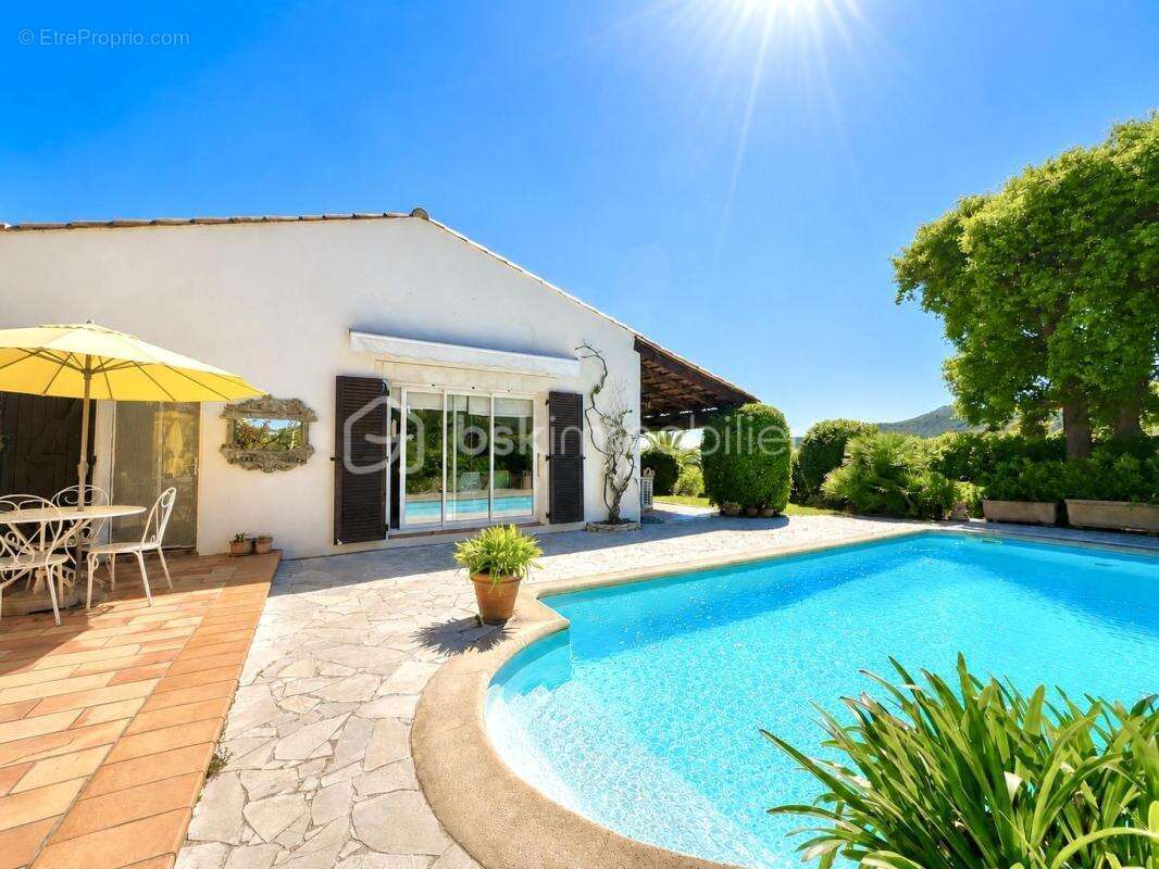 Maison à MANDELIEU-LA-NAPOULE