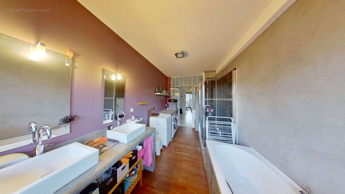 Appartement à LYON-8E