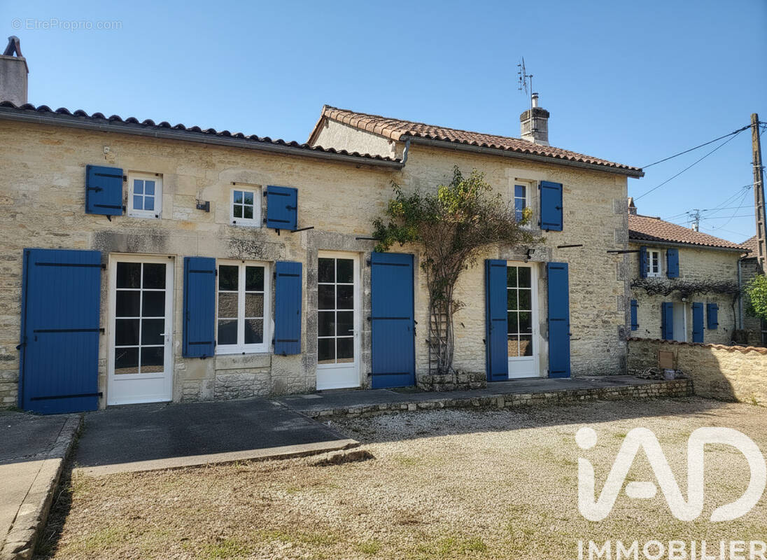 Photo 1 - Maison à COURCOME