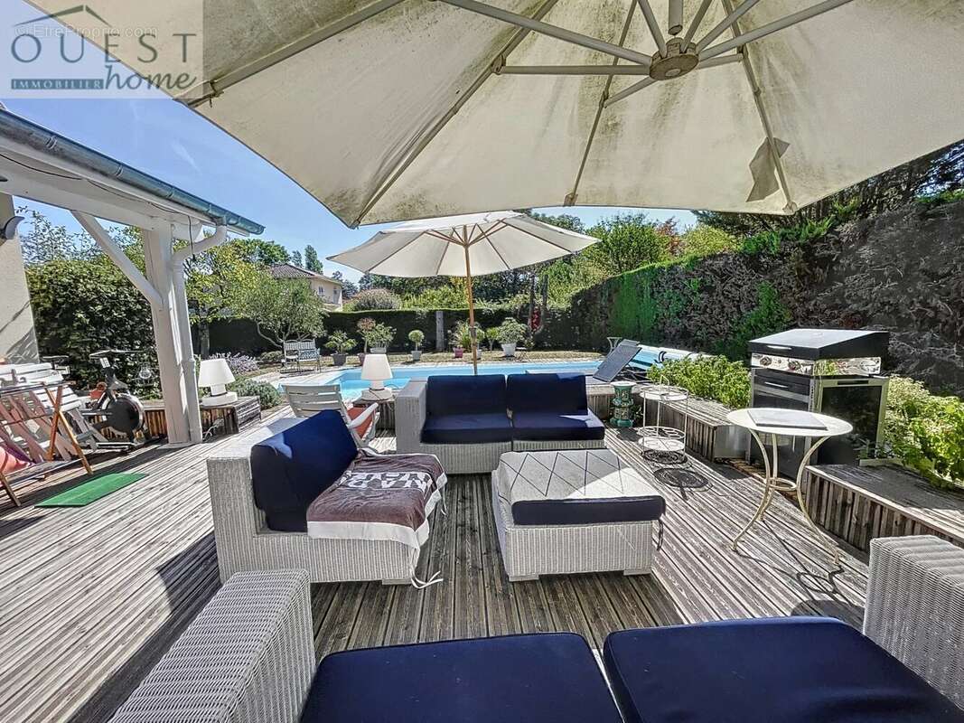 Maison à CHARBONNIERES-LES-BAINS