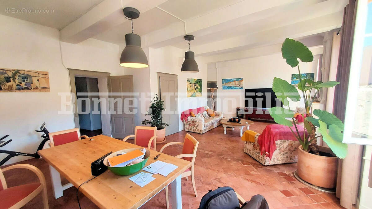 Appartement à NYONS