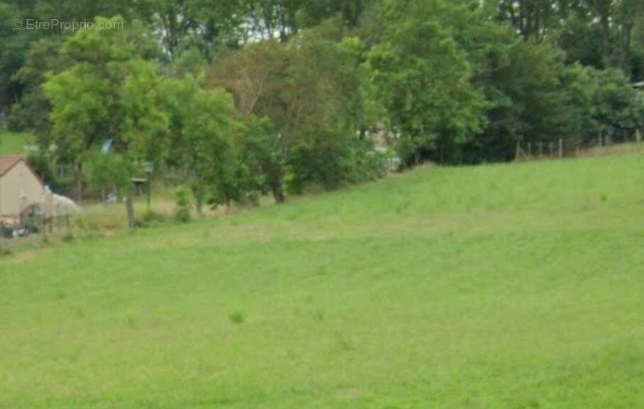 Terrain à SAINT-JULIA