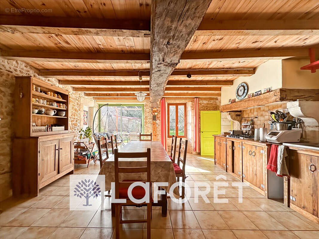 Maison à COZES