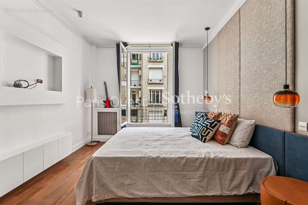 Appartement à PARIS-7E