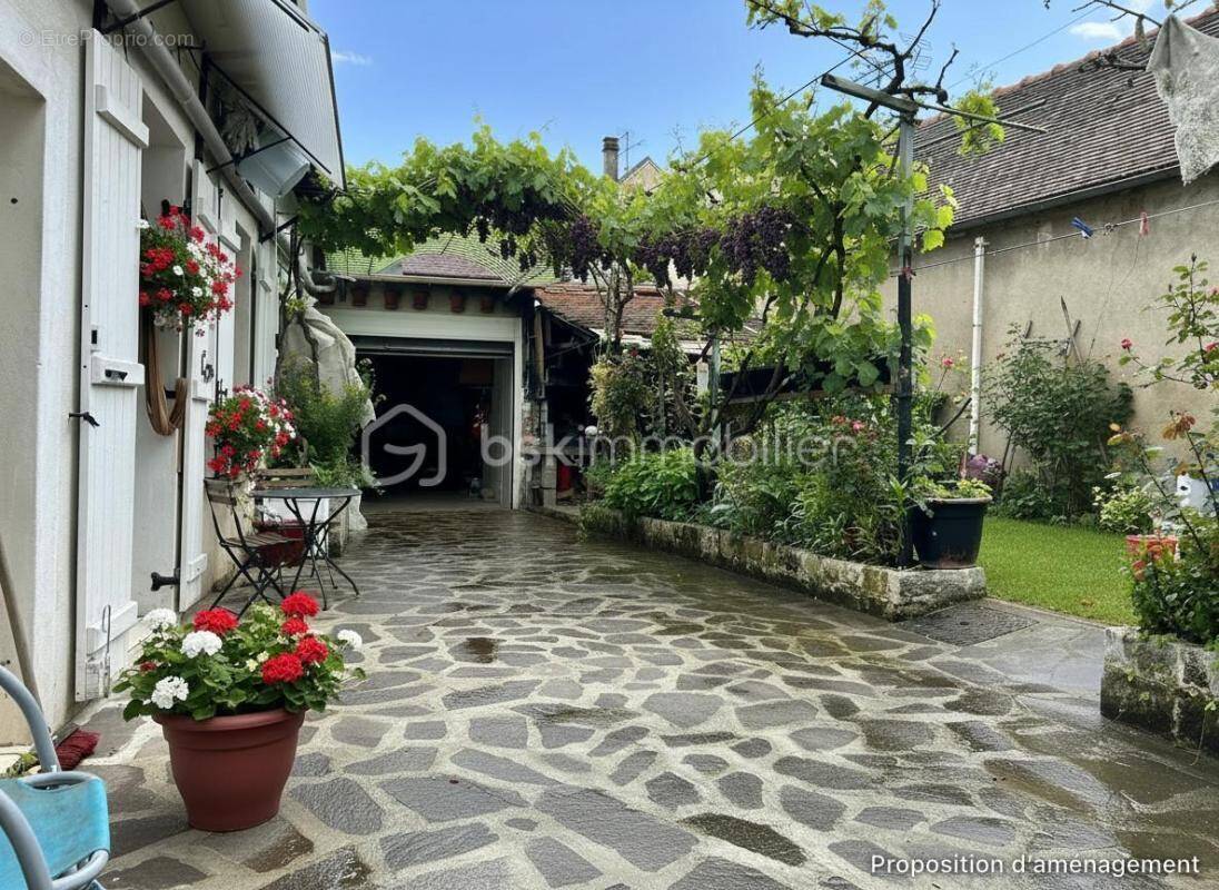 Maison à ESMANS