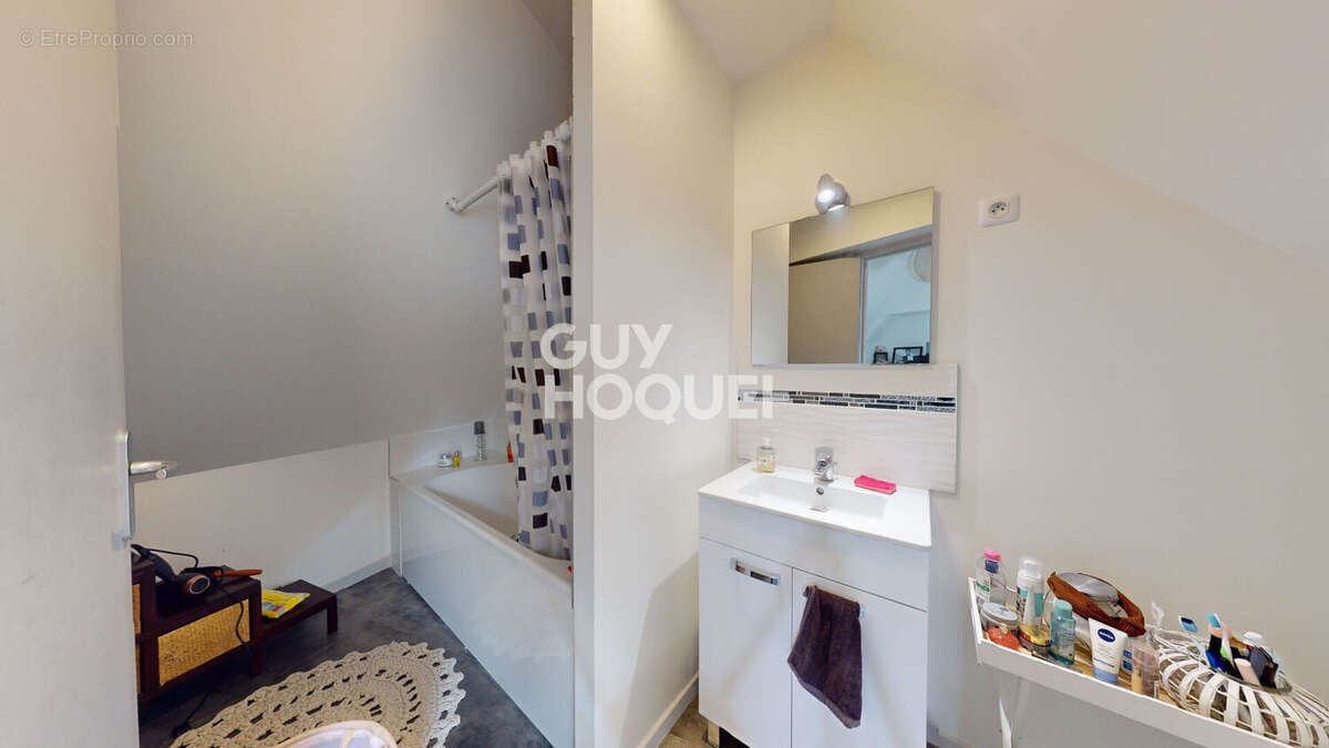 Appartement à LUYNES