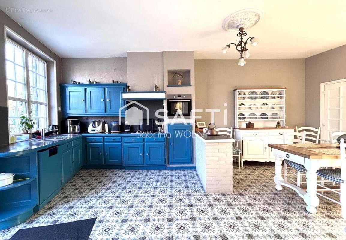 Maison 230 m² à Thelus  - photo 2