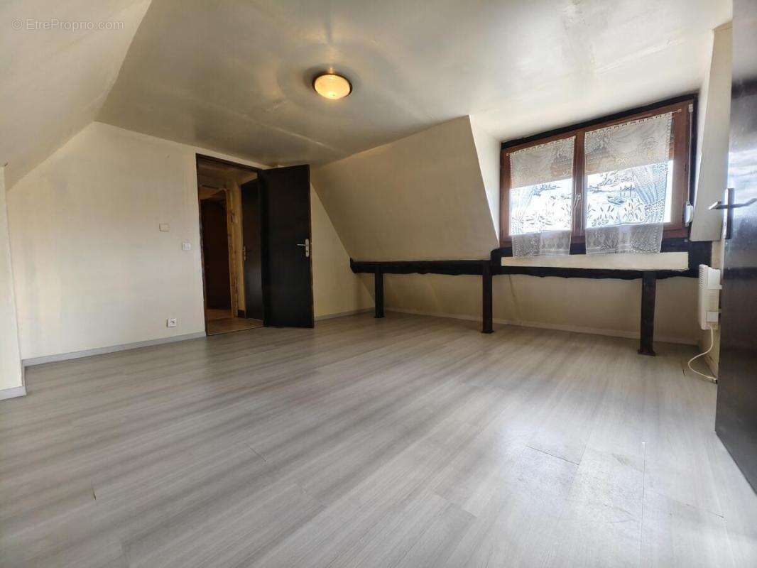 Maison 102 m² à Le Plessis-Hebert  - photo 8
