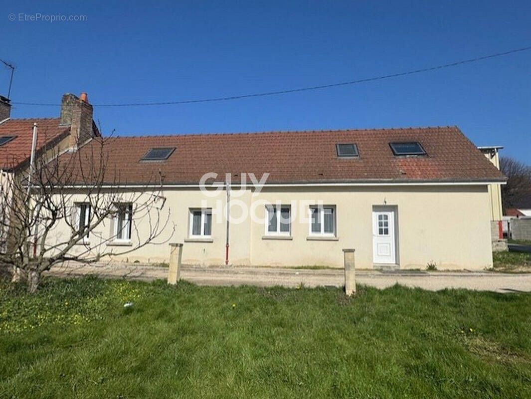 Maison à LE MEIX-SAINT-EPOING