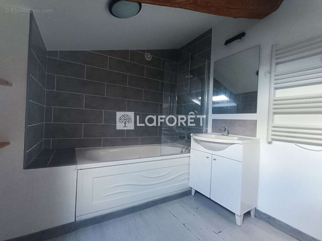 Maison à LATOUR-DE-FRANCE