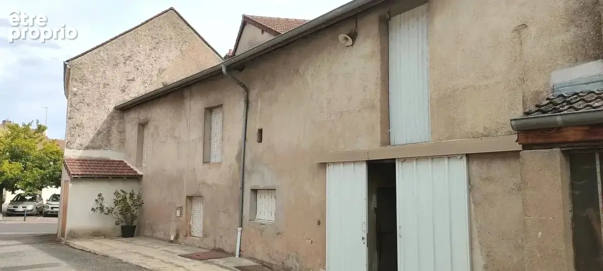 Maison  au centre du village - photo 2